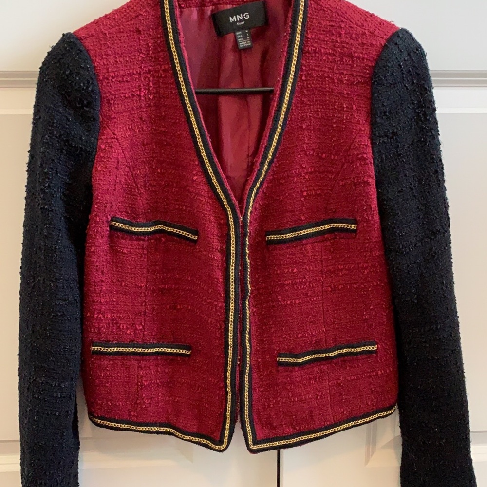 Classy and elegant tweed jacket from M.N.G !!